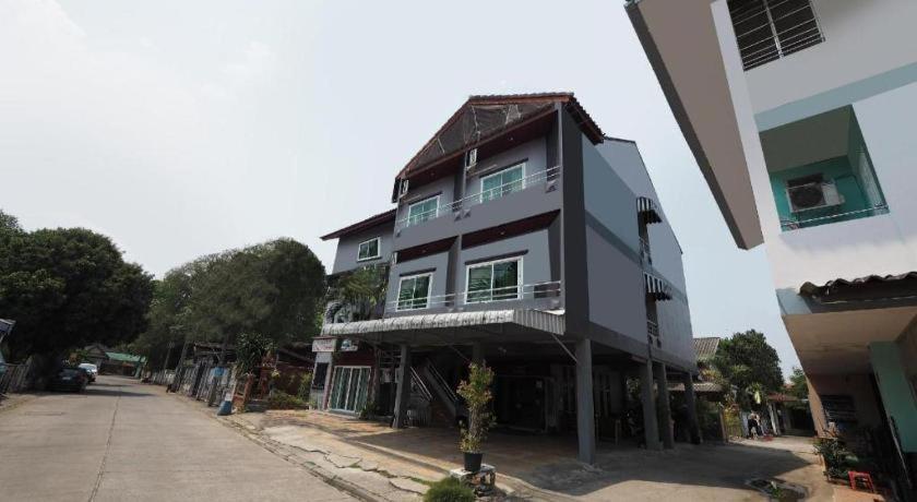 Aparthotel Bannsawasdee Chiang Rai Esterno foto